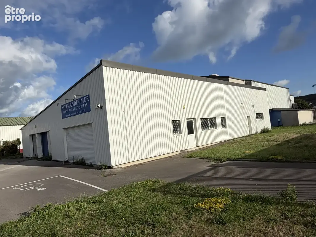 LOCAL D'ACTIVITÉ MARITINE DE 1160 M2 sur 2700 m2 de terrain - photo 2