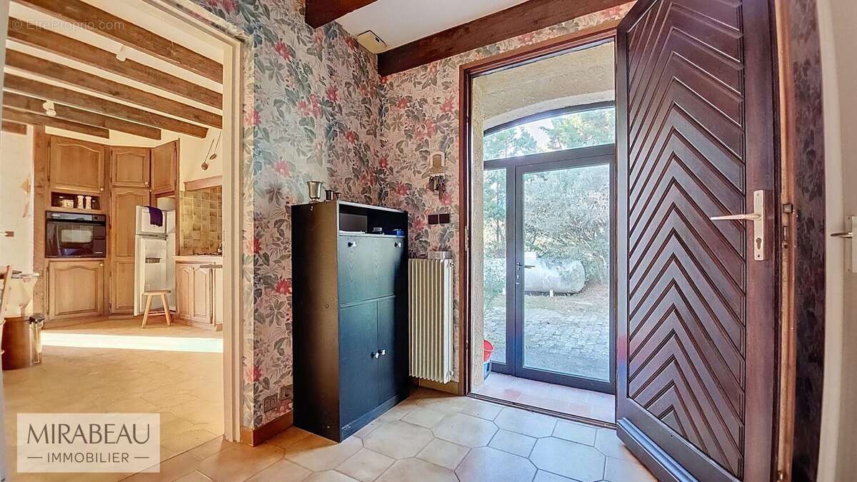 Maison à LA MOTTE-D&#039;AIGUES