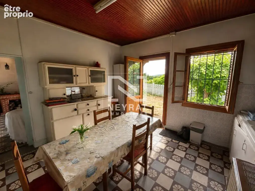 Maison de campagne à rénover entièrement et terrain paysager - photo 13
