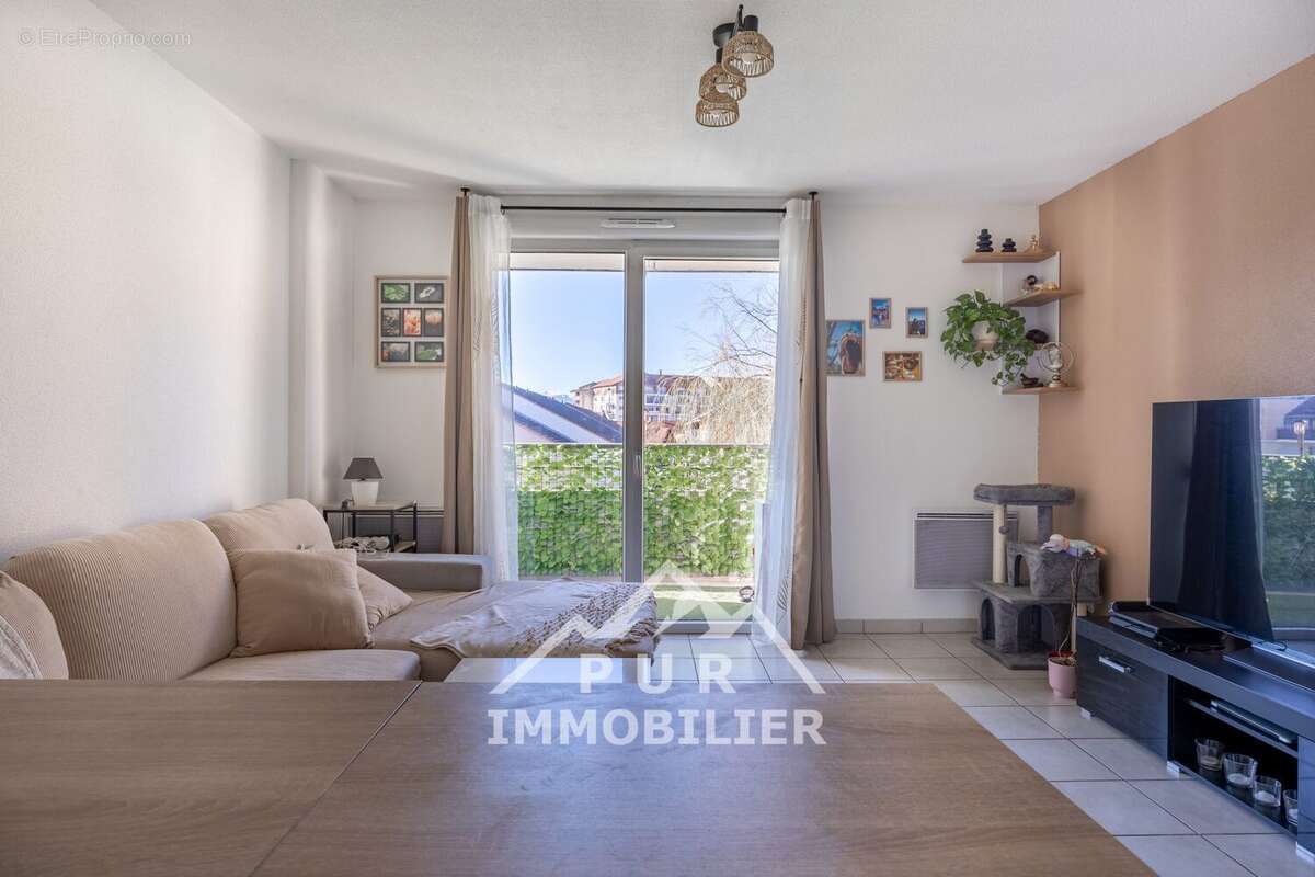 Appartement à VILLE-LA-GRAND