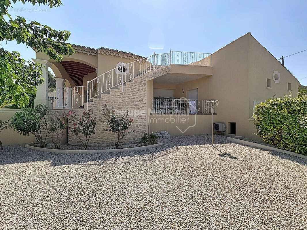 Maison  5 pièce(s) 170 m2, 3chambres, 2SDE, 1SDB, jardin de 1837m2 - photo 16