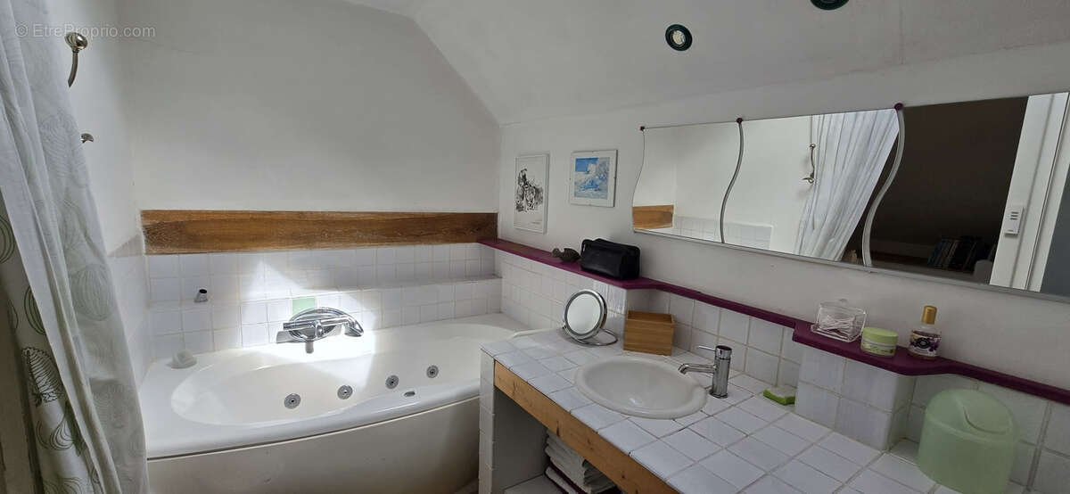 Maison à L'ABERGEMENT-SAINTE-COLOMBE