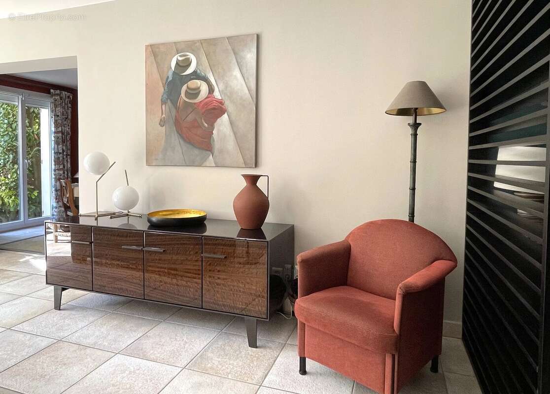 Maison à VILLE-D'AVRAY