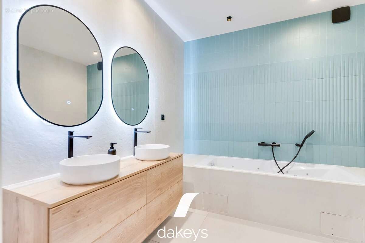 Appartement à MARSEILLE-7E