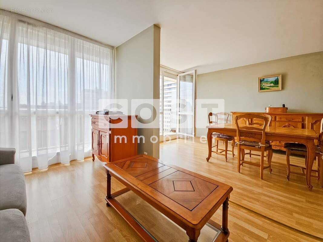 Appartement à COLOMBES
