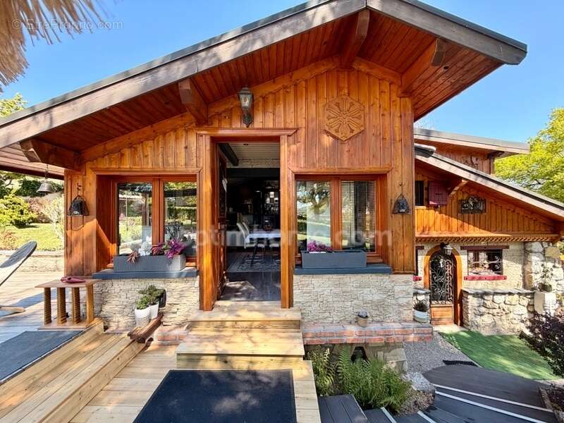Maison à CRUSEILLES