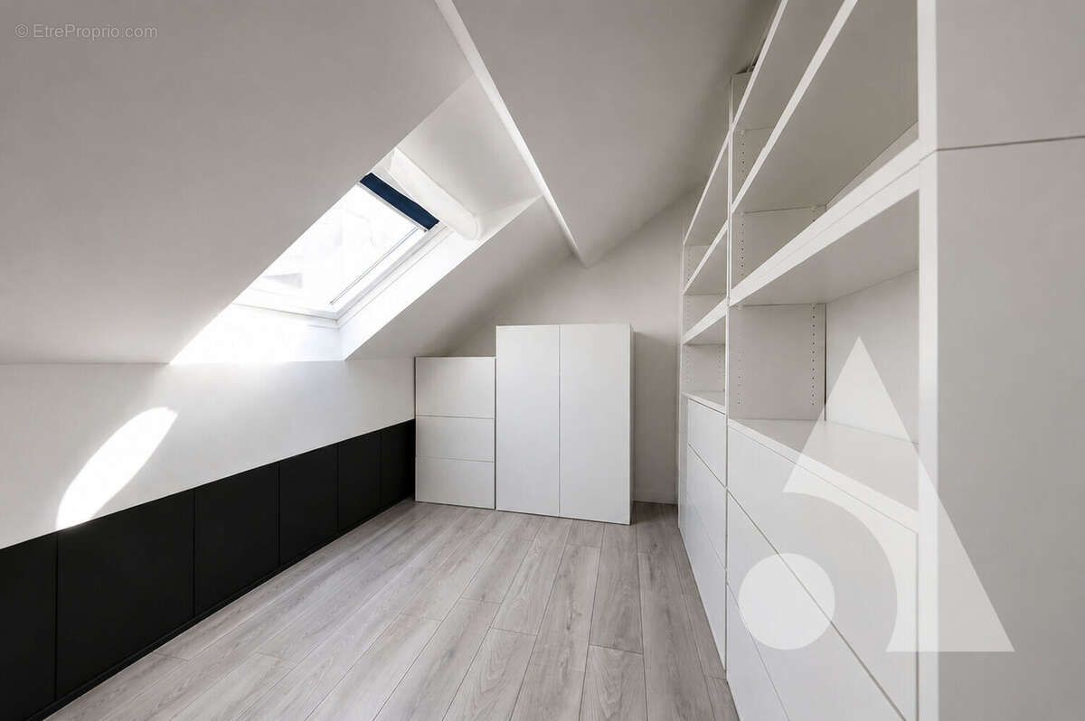 Maison de ville en plein centre - avec véranda et cour. - photo 11