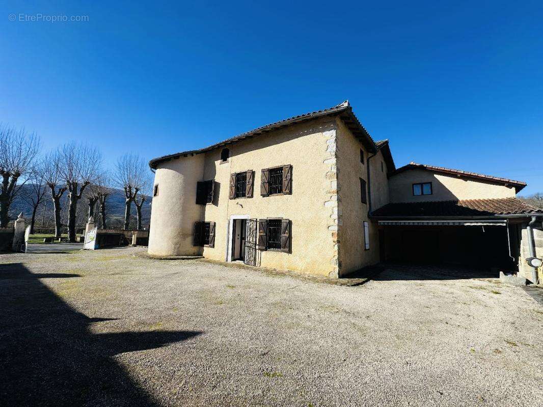 Maison à PRAT-BONREPAUX