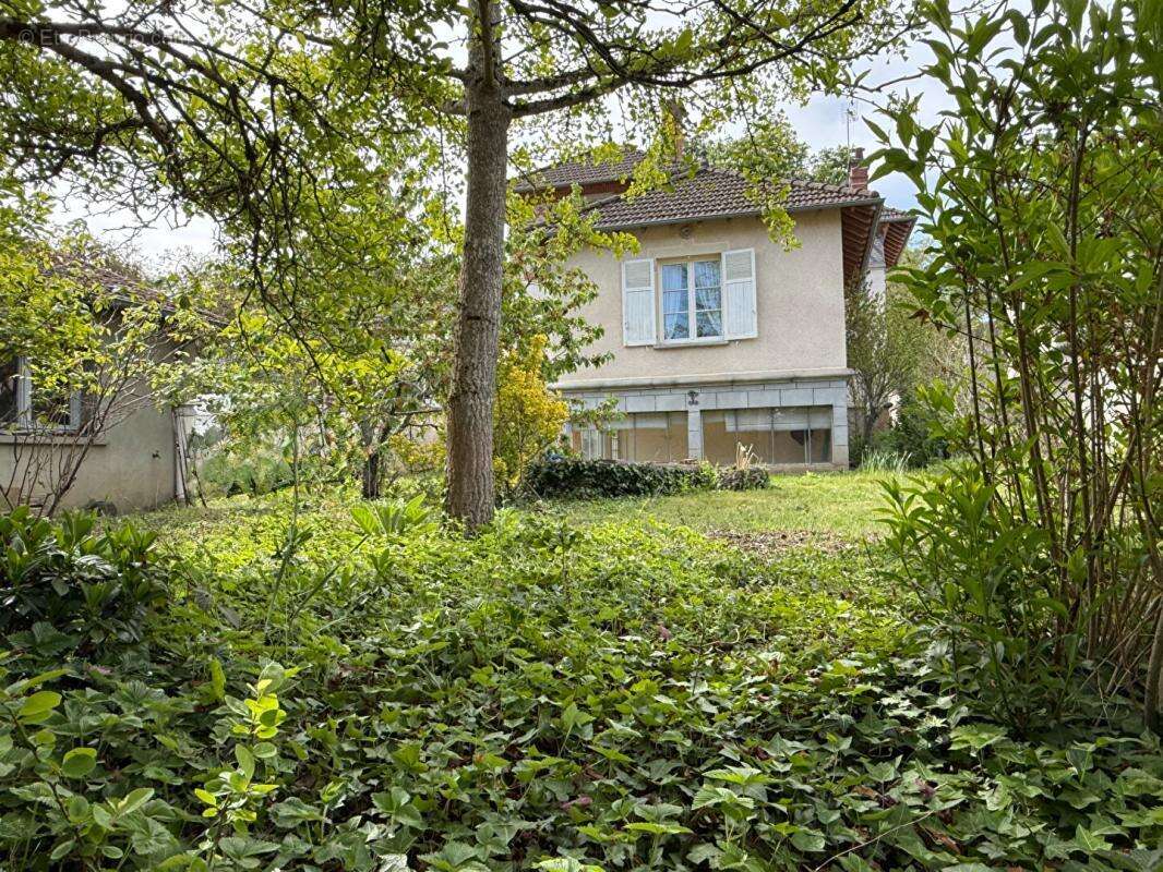 Maison à YZEURE