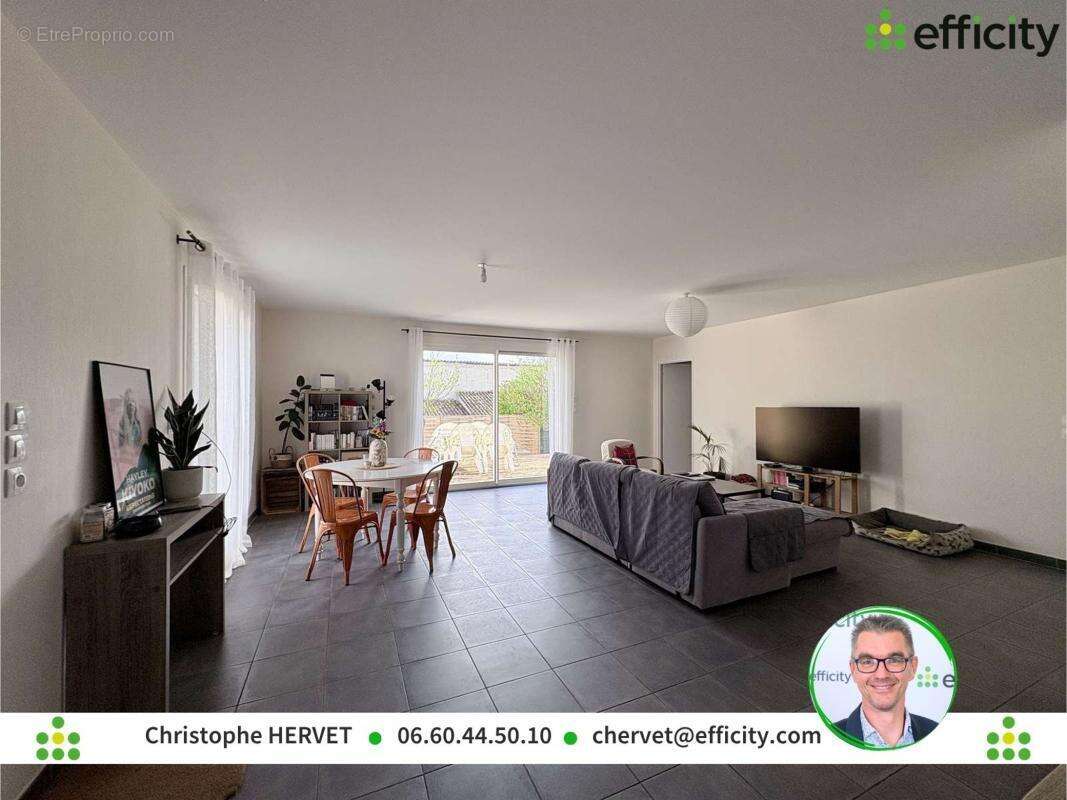 Maison à RUELLE-SUR-TOUVRE