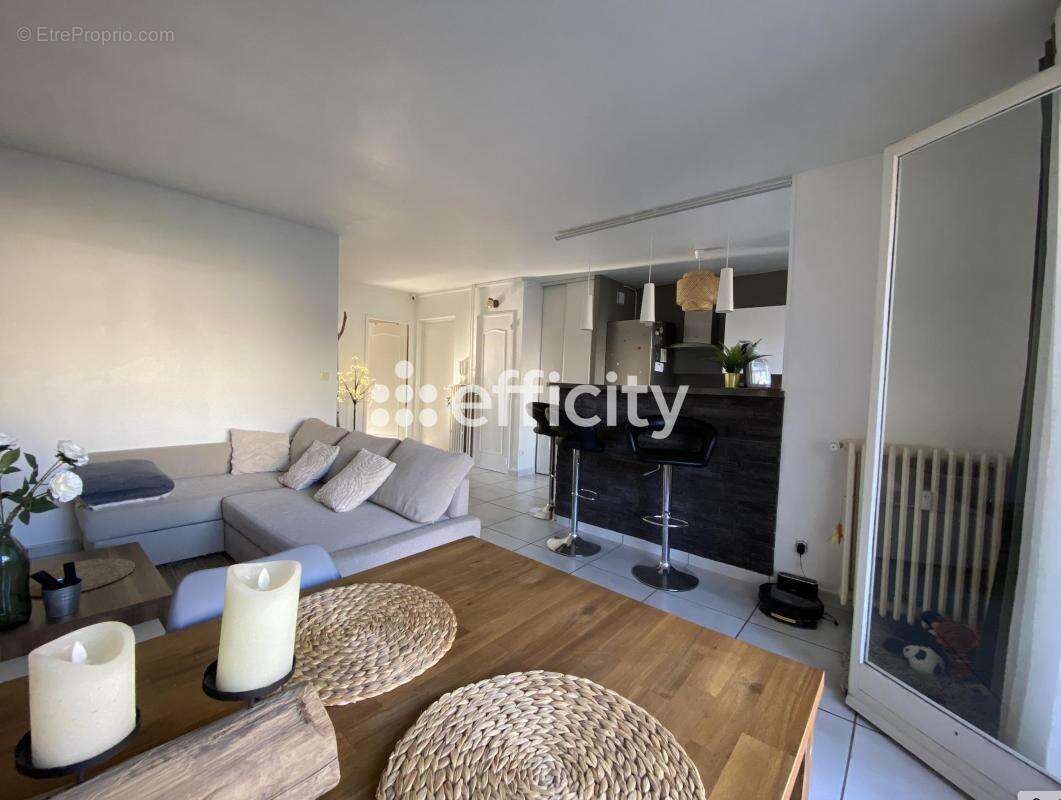 Appartement à SAINT-ETIENNE