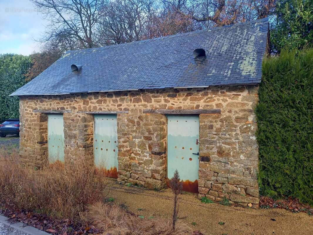 Maison à SAINT-HILAIRE-DU-MAINE
