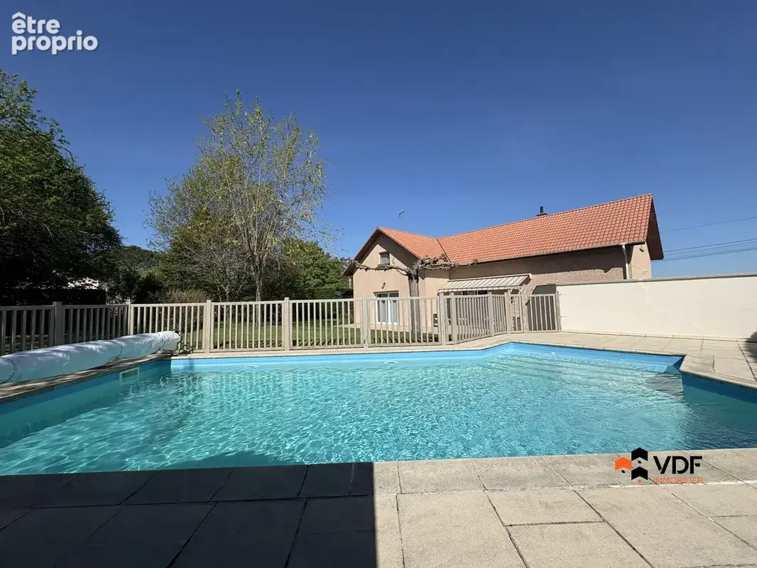 Maison 6 pièces 136 m² à vendre à Riorges (42153) - photo 2
