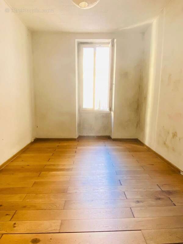 Appartement à MARSEILLE-6E