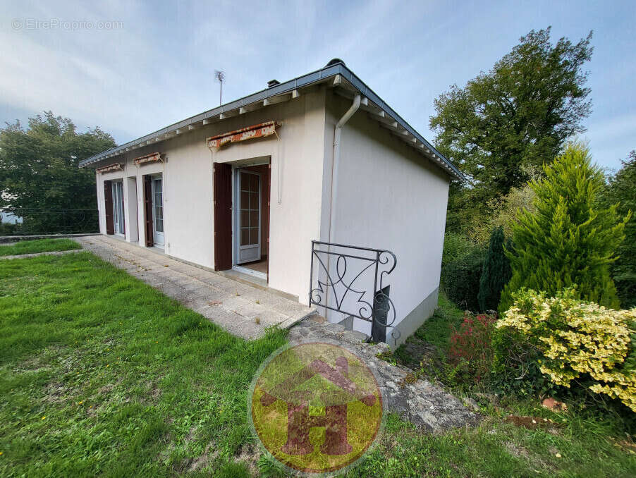 Maison à SAINT-JUNIEN