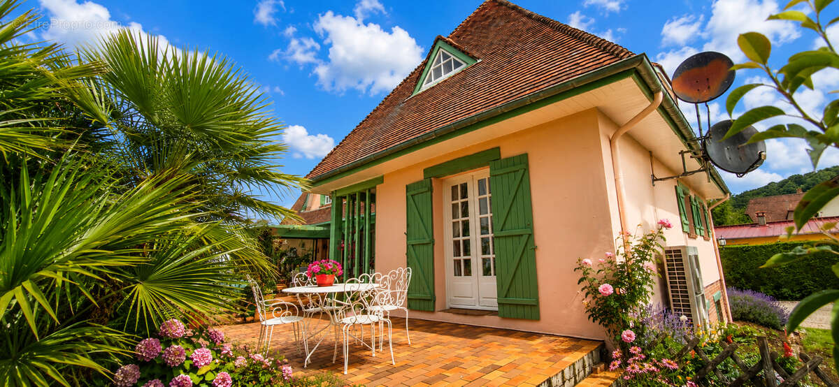 Maison à BELLENGREVILLE