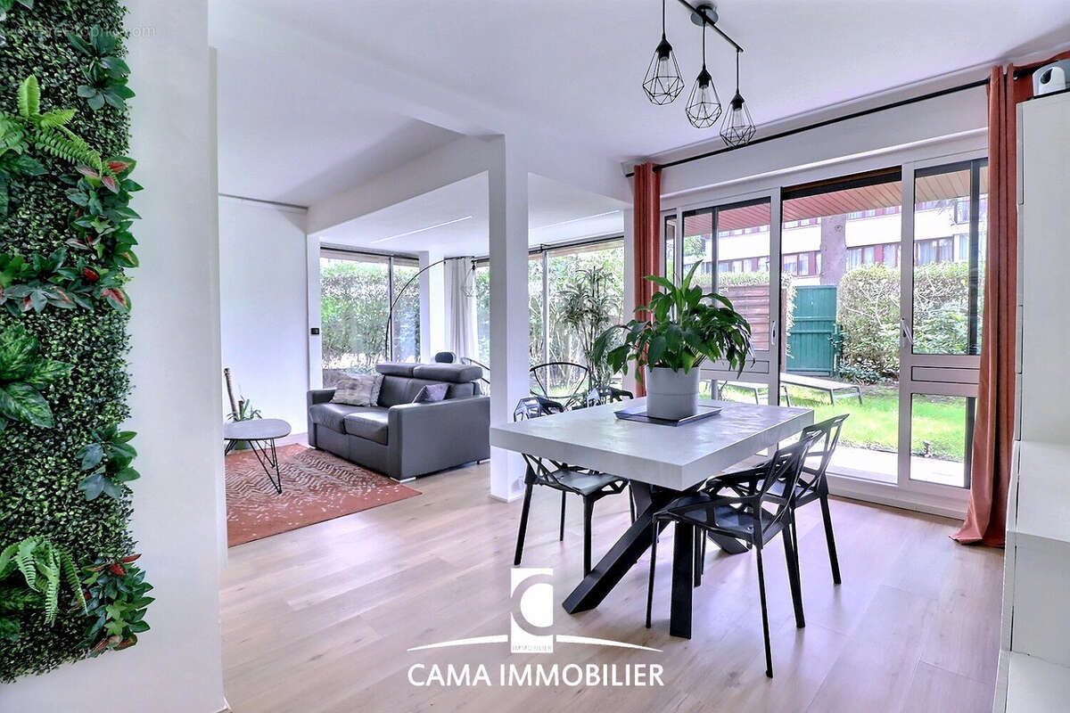 Appartement à FONTENAY-LE-FLEURY
