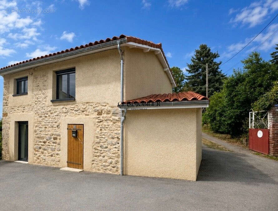 Maison 112 m² à Saint-Etienne  - photo 2