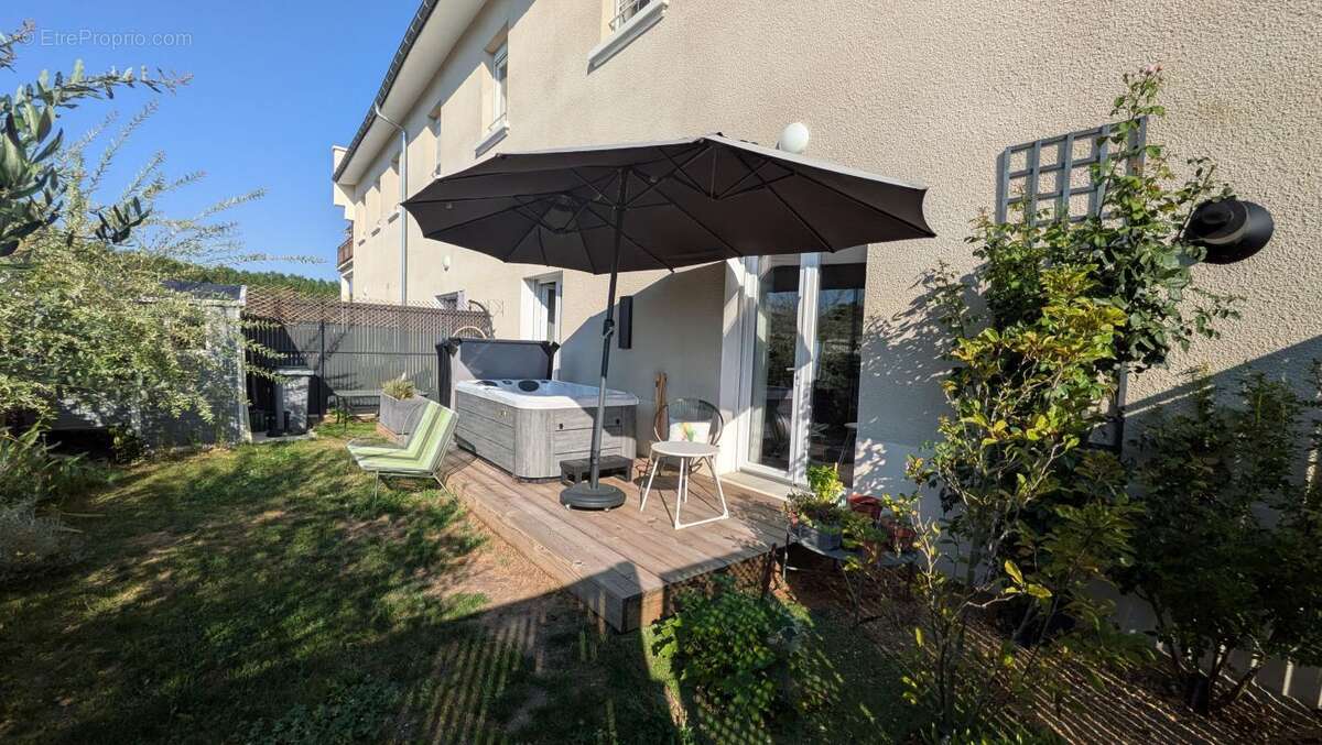 Appartement t3 rez-de-jardin 68 m² entièrement rénové - photo 12
