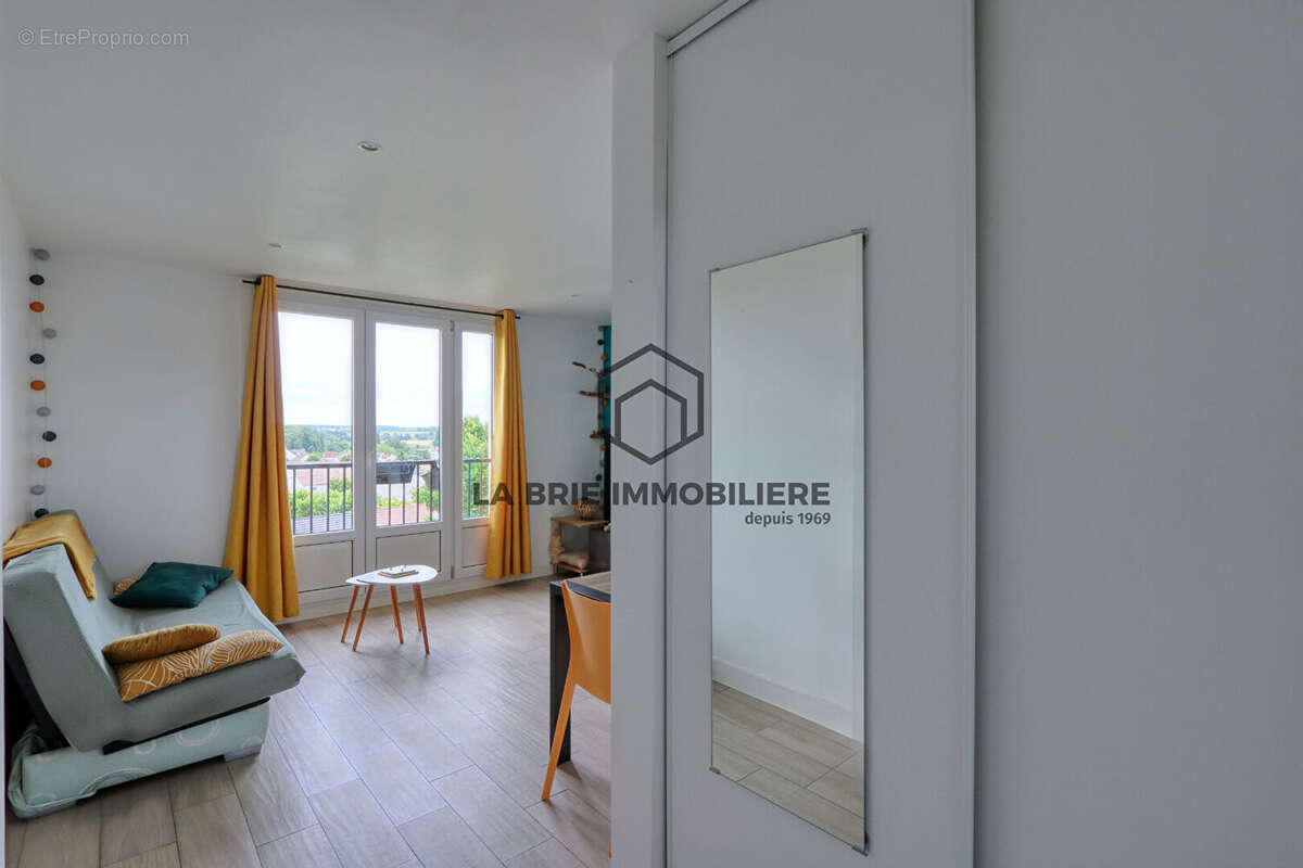 Appartement à BRIE-COMTE-ROBERT