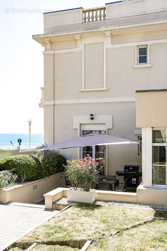 LILICA - Villa emblématique de caractère face à l'océan. - photo 2