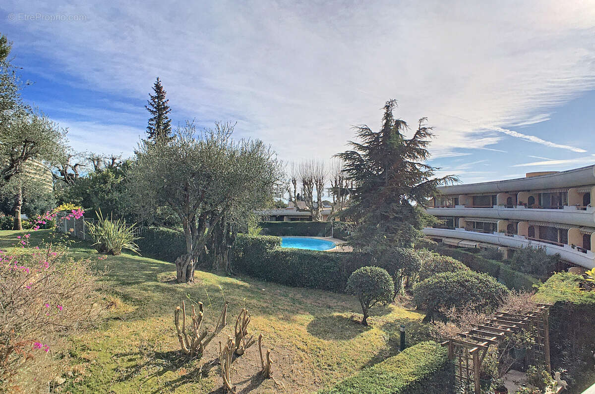 Appartement à LE CANNET