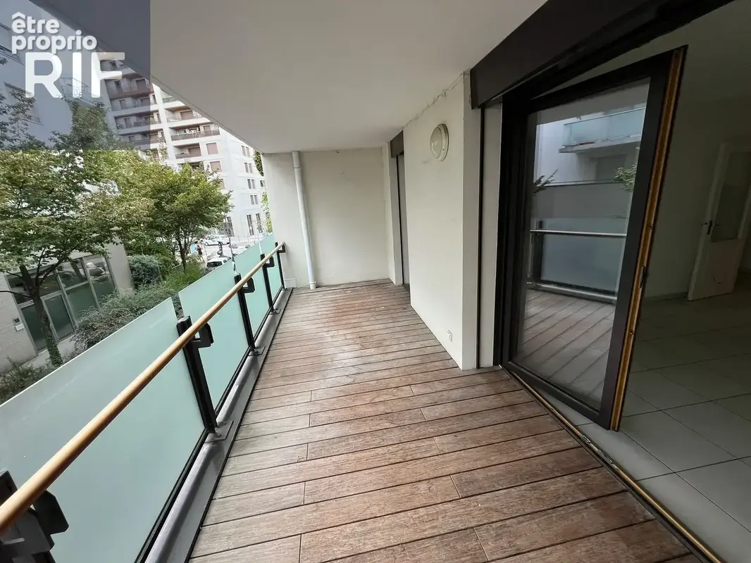 T3 traversant de 65,90 m2 — Loggia & garage — Lyon 7e / Jean Jaurès - photo 6