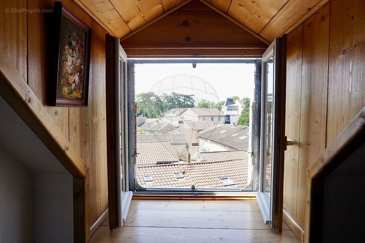 Appartement à ANSE