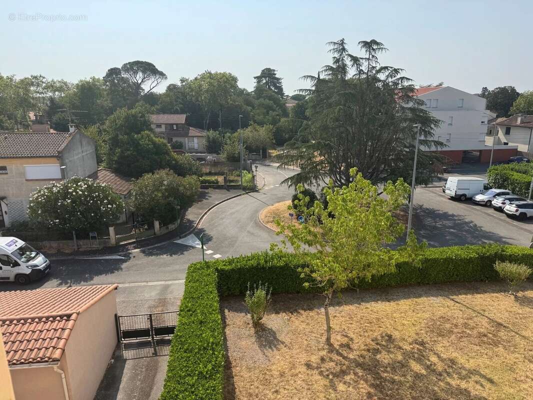 Cugnaux - appt. t4 - parking - photo 2