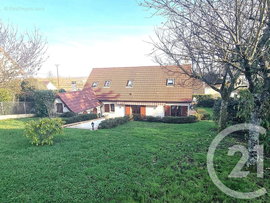 Maison à SAINT-SATUR