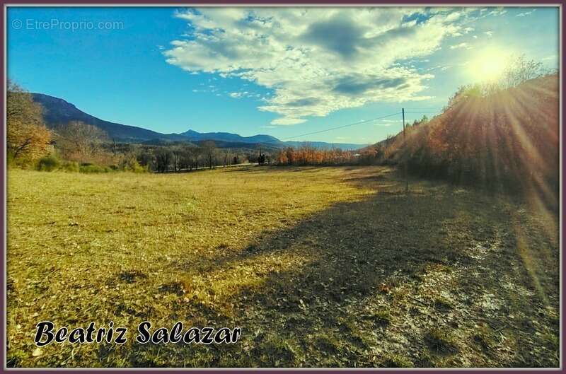 Terrain à MEZEL