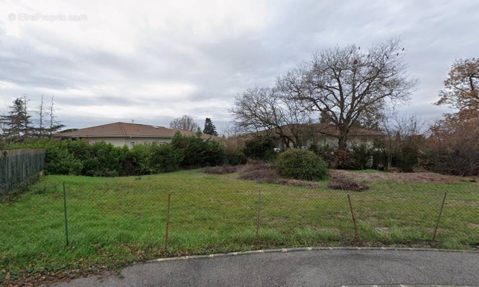 Terrain à SAINT-ORENS-DE-GAMEVILLE