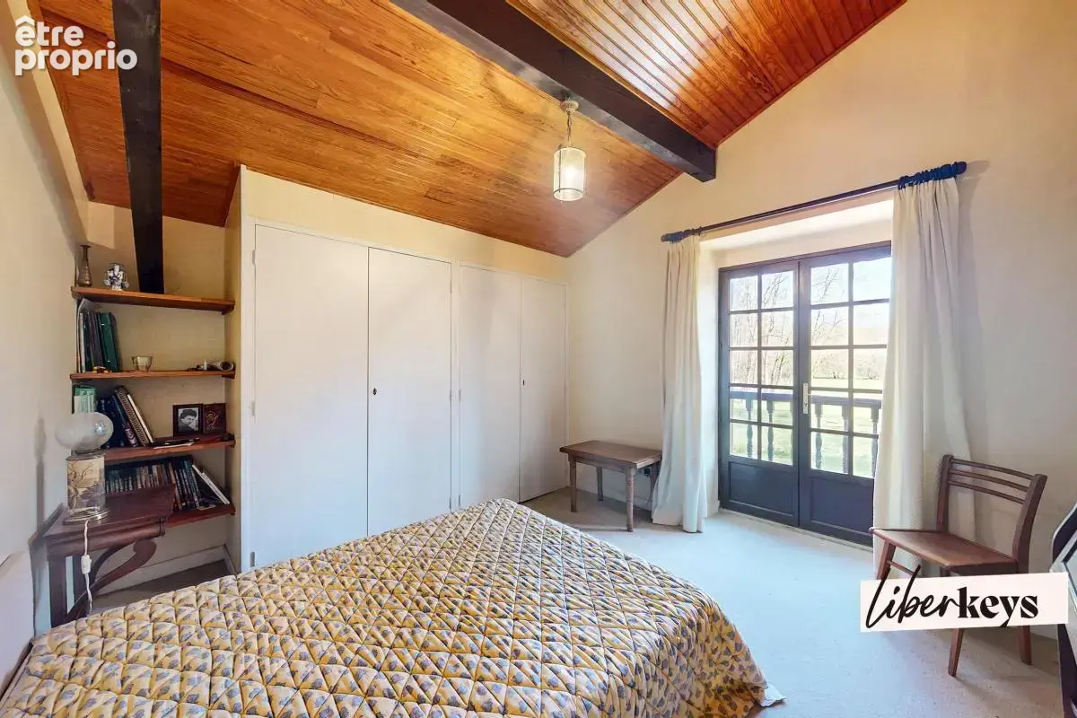 Grande maison basque sur parcelle de 15.000 m2 - photo 9