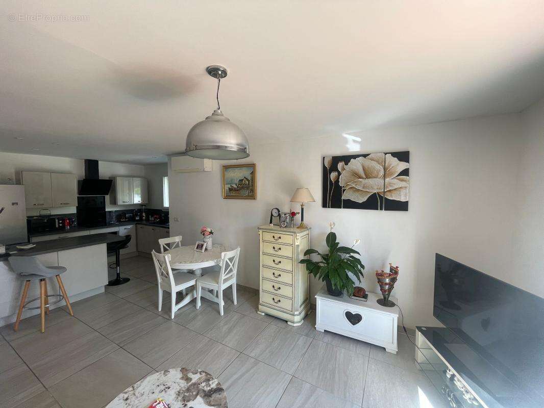 Appartement à SIX-FOURS-LES-PLAGES