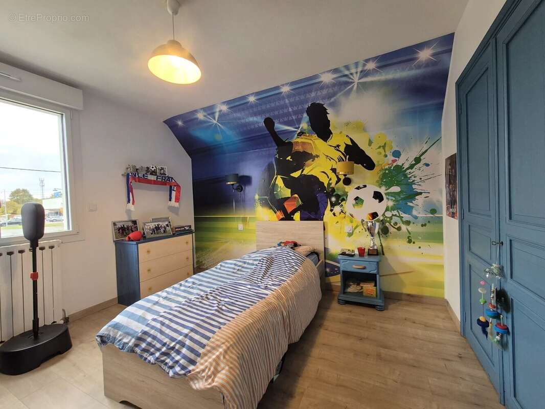 Maison à MESLAY-DU-MAINE