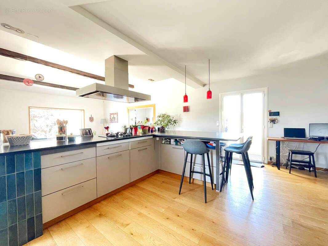 Maison à SAINT-GENIS-LAVAL