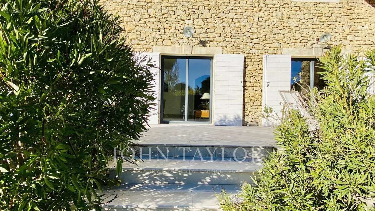 Maison à GORDES
