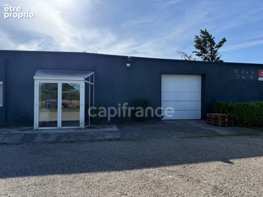 Murs professionnels avec logement - 696 m² - Sud Montélimar - photo 2