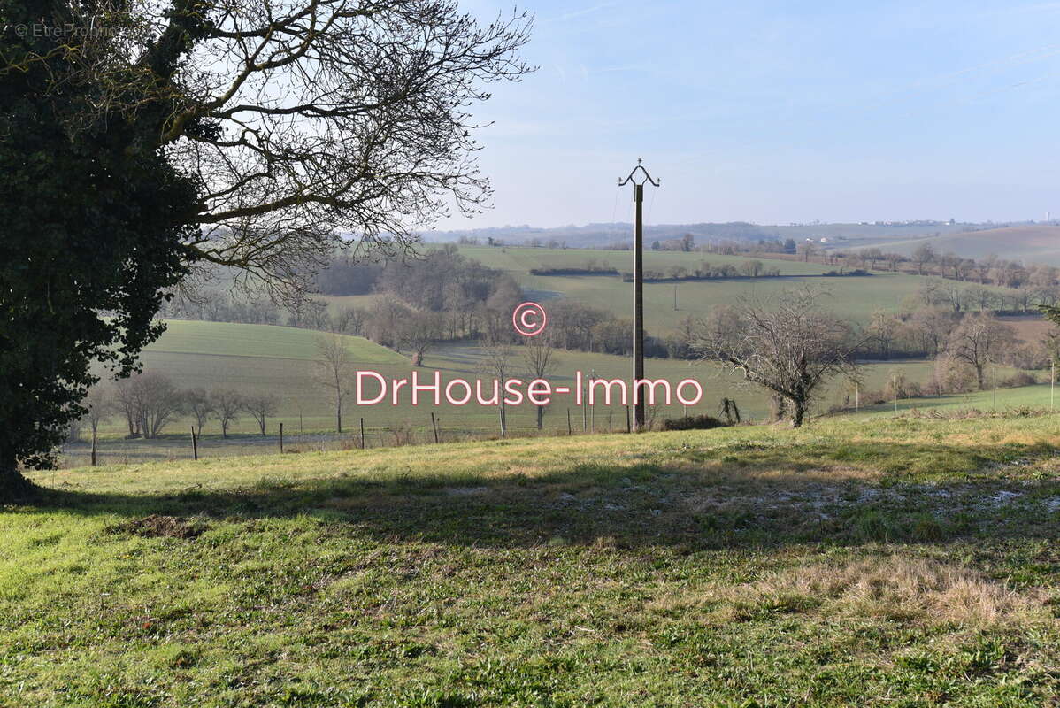 Terrain à L&#039;ISLE-JOURDAIN