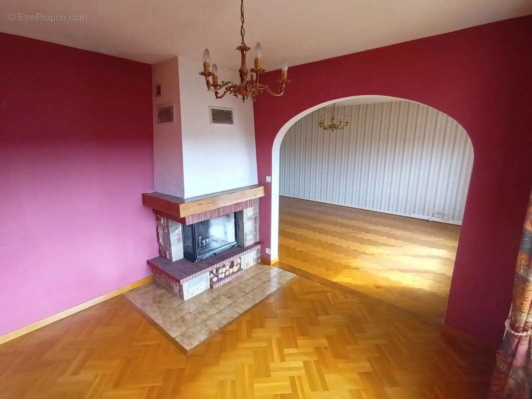 Appartement à MONTCEAU-LES-MINES