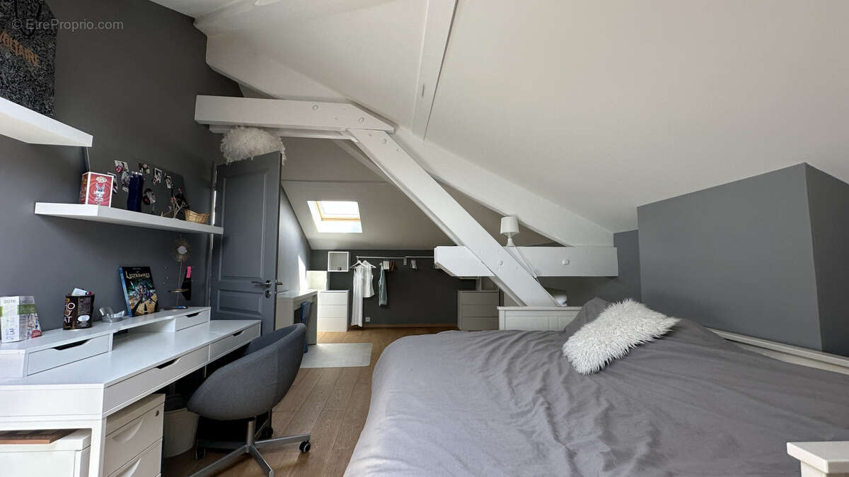 Maison à FLEURIEUX-SUR-L'ARBRESLE