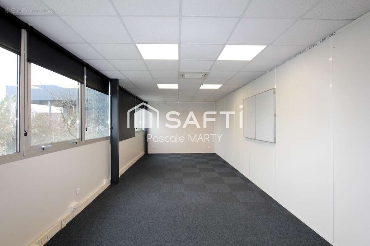 Photo 9 - Commerce à BALMA