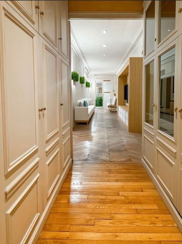 Appartement à PARIS-17E