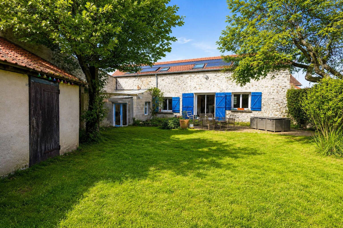 Maison à MEZIERES-SUR-SEINE