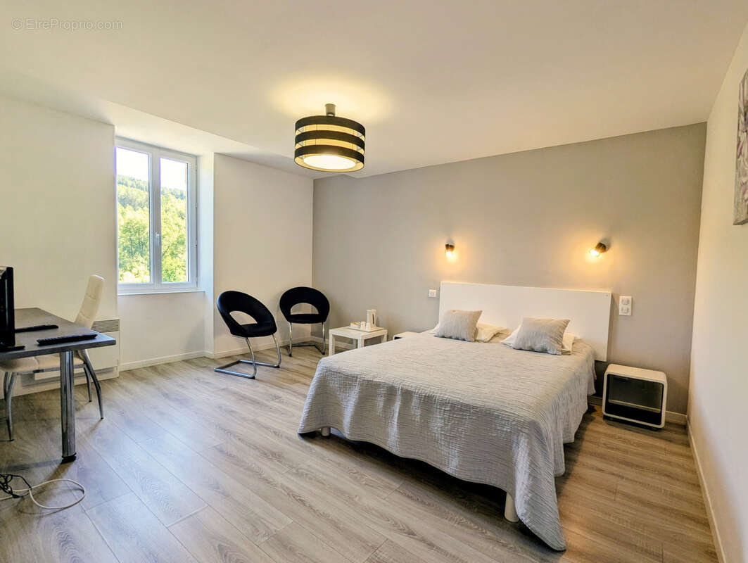 Appartement à CEILHES-ET-ROCOZELS