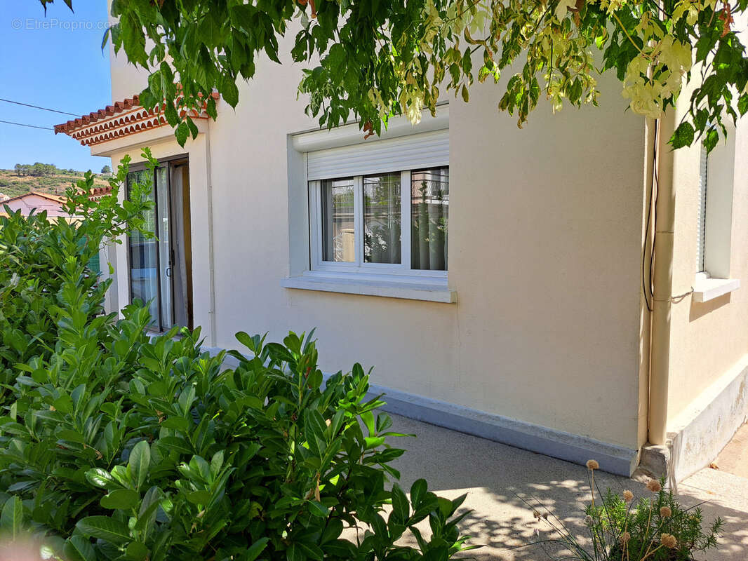 Maison très lumineuse sur un terrain clos de 304m2 avec un garage. - photo 16