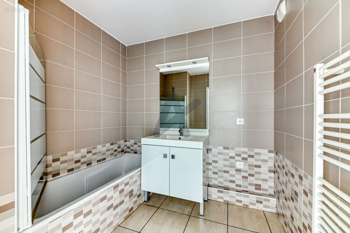Appartement à TASSIN-LA-DEMI-LUNE