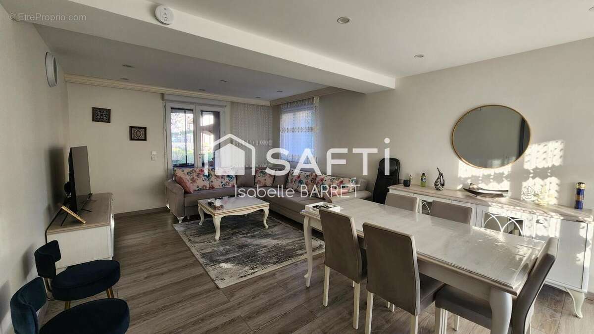 Photo 4 - Maison à DECINES-CHARPIEU