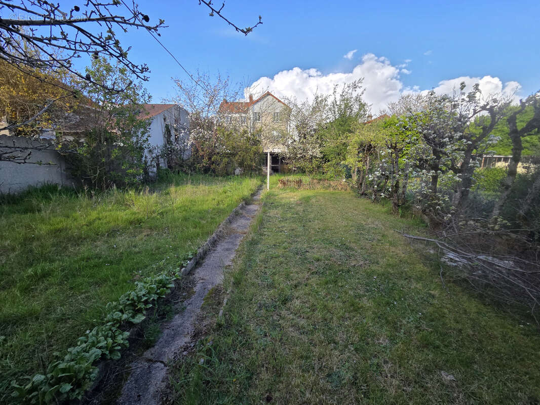 Maison à SAVIGNY-SUR-ORGE
