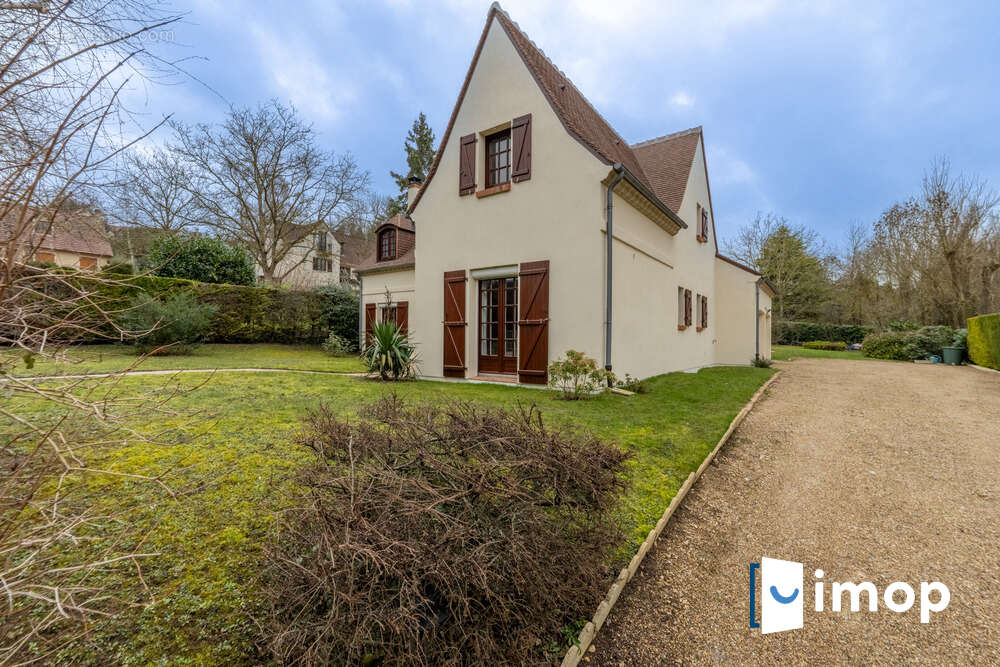 Maison à THOIRY